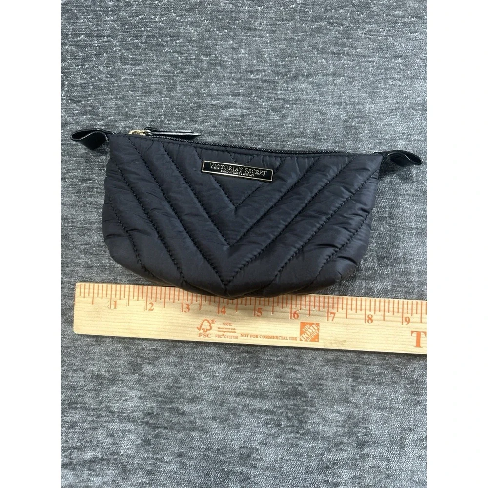 Victoria's Secret Black Quilted Cosmetic Makeup Bag‎ Pouch Chevron Zip Travel